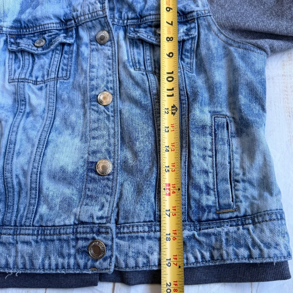 American Eagle Distressed Denim Jacket | Size Large Youth‎ | Blue Jean Jacket